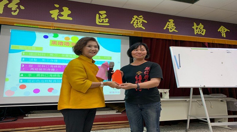 縣長行動支持結頭份社區歌仔戲班學員文化傳承
