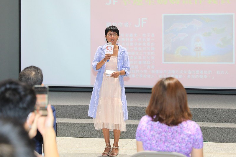 幸運星媽媽JF用畫傳達愛 舉辦公益展