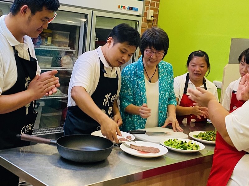 大古鐵器送愛蘭坊餐廳 吃出健康吃出愛