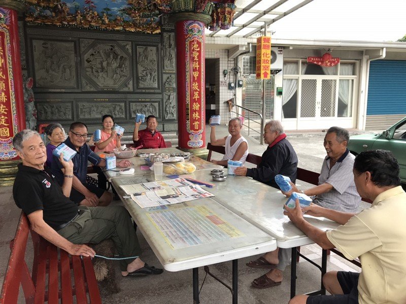 頭城鎮發送透明垃圾袋,落實垃圾分類