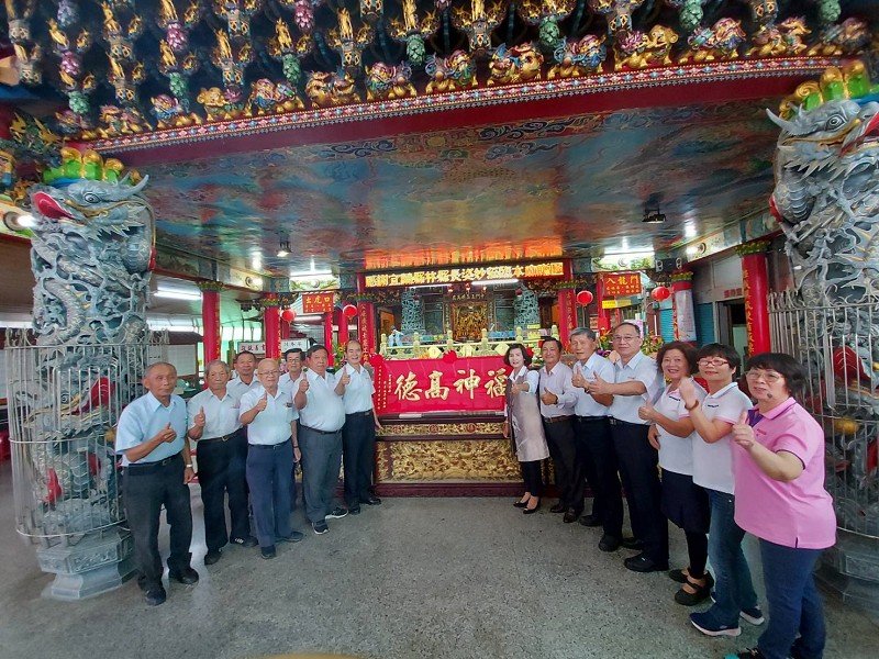 四結金土地公中秋五穀大神龜酬神、濟貧 宜蘭縣長林姿妙贈「福神高德」匾額