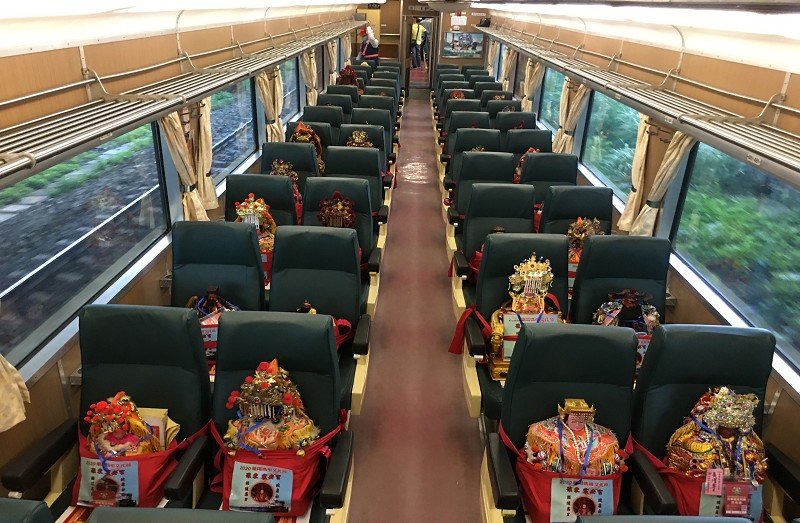 別開生面的88尊神祇搭CT273蒸汽火車遶境祈福之旅