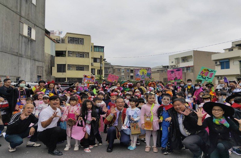 五結鄉立幼兒園不一樣的萬聖節踩街嘉年華