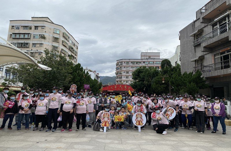 媽祖遶境頭城烏石港會香,防疫英雄搭乘蒸汽火車保平安