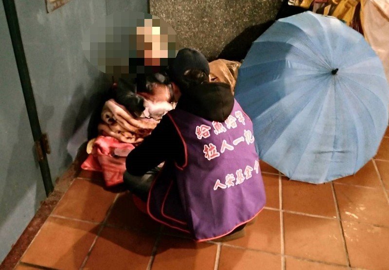 人安羅東平安站關懷街友度寒冬