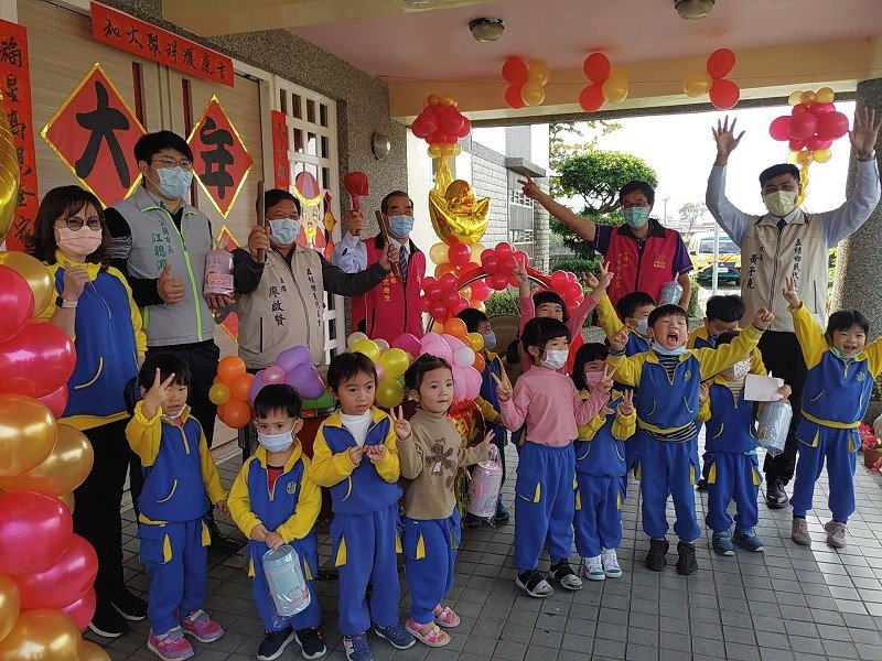 五結鄉立幼兒園「年貨大街」充滿年味