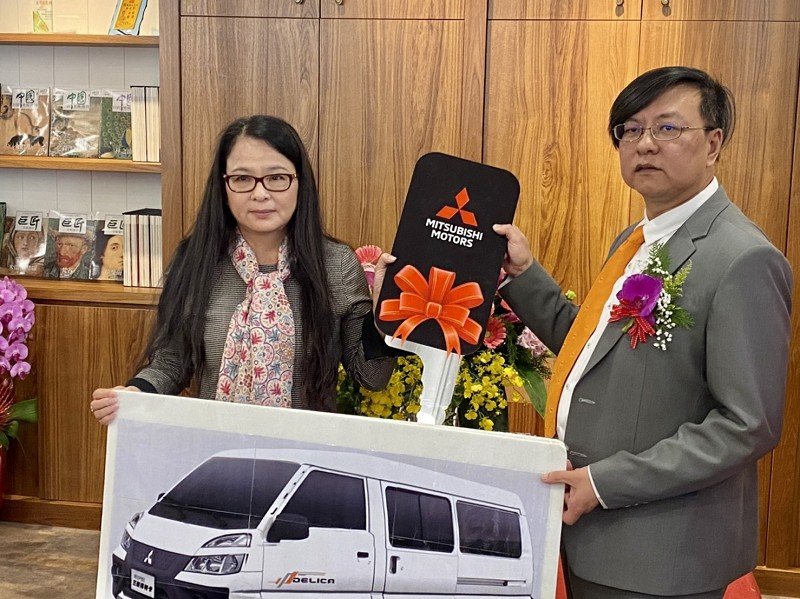 台灣房屋成功團隊發揮團隊精神幫「阿寶」募得3部交通車