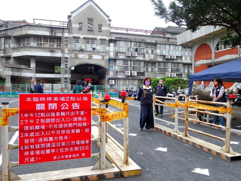 羅東國小設置臨時停車場 紓解清潭路機車停放需求
