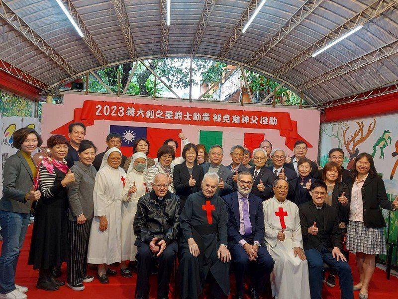 來台一甲子89歲秘克琳父獲義大利總統頒爵士勳章宜蘭縣各界感到與有榮焉