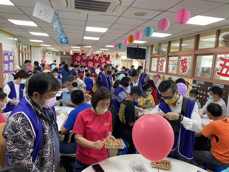 蘭智歡慶母親節祝媽媽母親節快樂