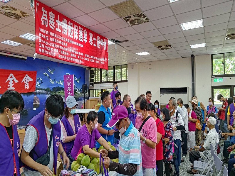 各界齊聚同樂,羅東平安站伴寒士提前歡度中秋