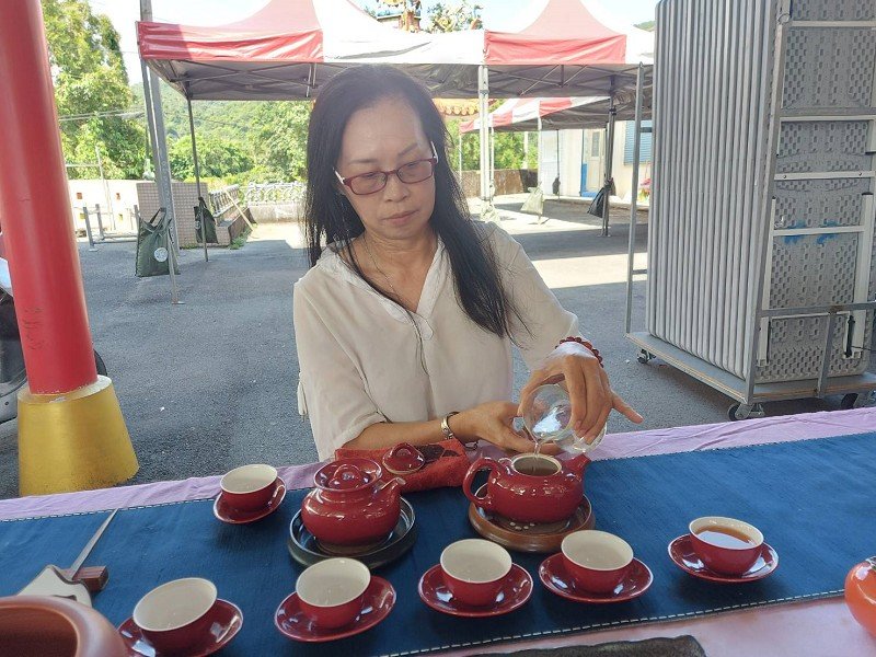 冬山鄉中山社區保柚茶產業文化節擲茭送紅茶