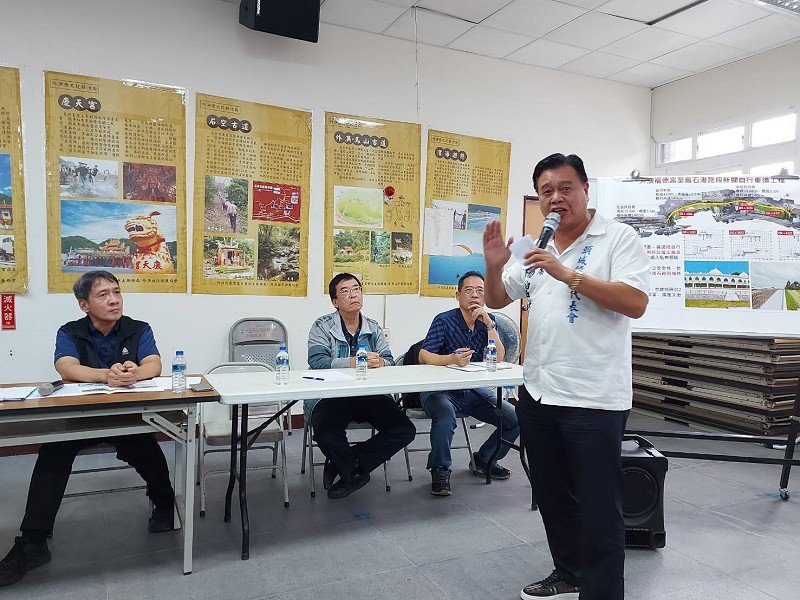 外澳福德宮至烏石港路段新闢自行車道工程因地方居民反彈，暫停施工