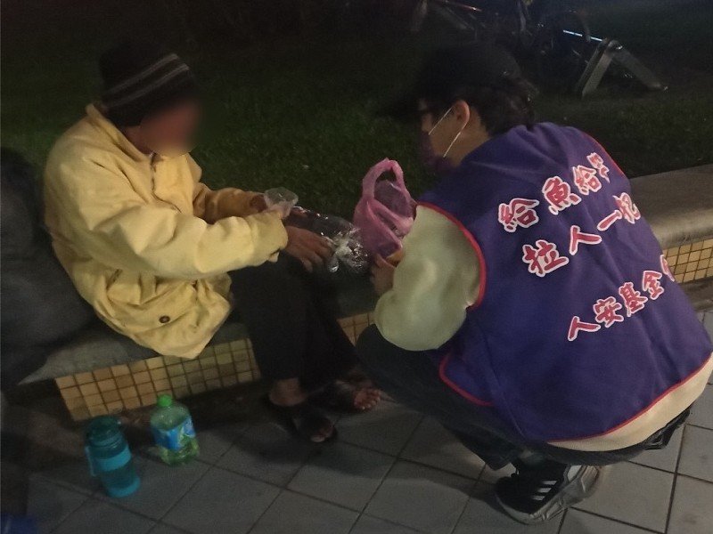 大陸冷氣團來襲,人安羅東站加強夜訪關懷街友