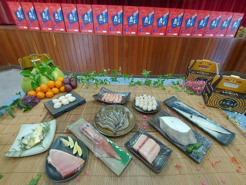 蘇澳區漁會推出中秋「鱻宴搶鮮集錦禮盒」,有優惠哦!