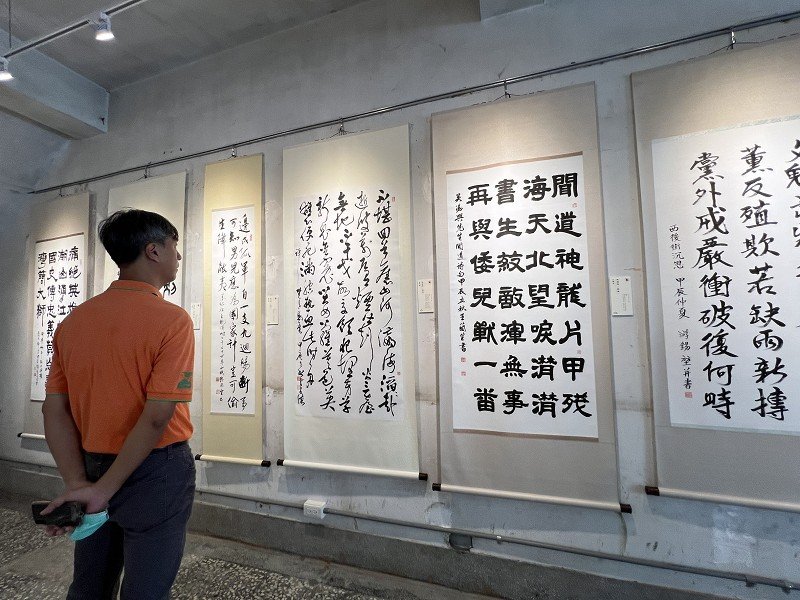 38位書法名家以「民主發展」為主題「臺灣民主尋蹤書法展」開華文圈書法展先河,值得一起來鑑賞