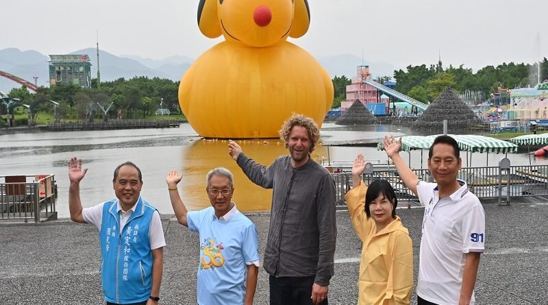 藝術大師霍夫曼驚喜現身2025宜蘭童玩節！合體超萌巨星《史努比鴨》歡度夏日