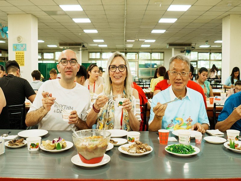 宜蘭童玩節土耳其團隊烹製家鄉菜~美食文化交流