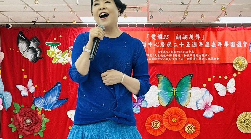 「歡唱滿人間」9/27下午兩點半慈濟宜蘭園區簡文秀返鄉獻唱，會場提供千支LED手電筒給鄉親索取