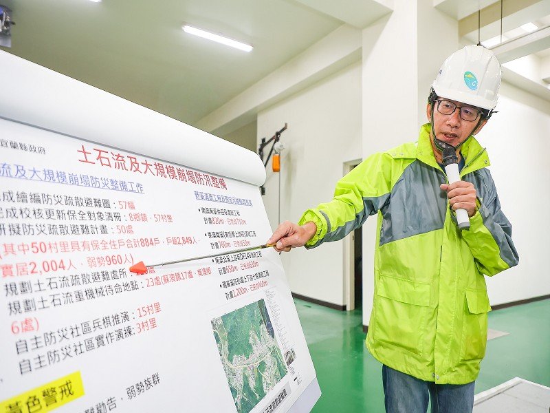 「風神」逼近,林茂盛代理縣長視察五結抽水站,縣府超前布署,全力戒備豪雨災害,並籲請行政院加速審查蘇澳溪分洪工程計畫