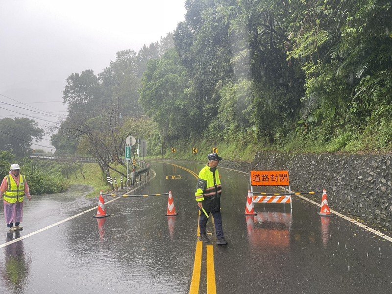 東北季風、低氣壓雙夾擊!宜蘭豪雨成災 五結鄉利澤地區變汪洋、台7線坍方