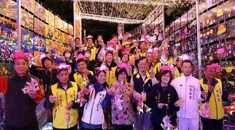 〈駿馬迎春〉震撼點燈　羅東以現代光影迎接春節觀光熱潮