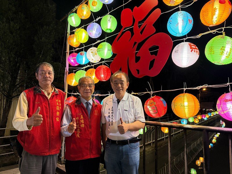 五結鄉二結圳點燈迎新春 近300盞手繪燈籠打造浪漫夜景