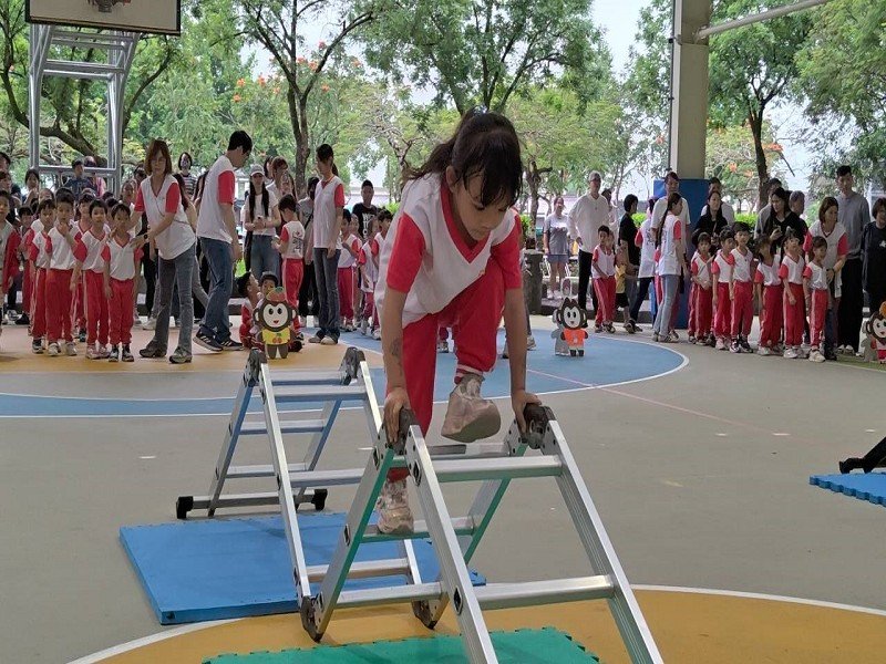 親子攜手闖關、笑聲滿場 羅東幼兒園運動會打造健康童年
