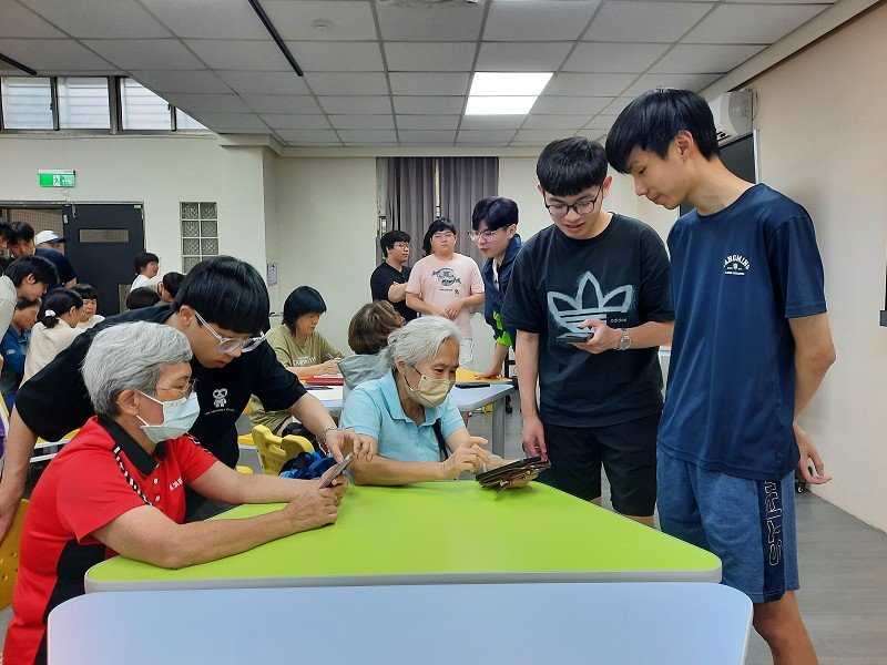 樂齡學習數位化 五結攜手宜大強化長者防詐意識
