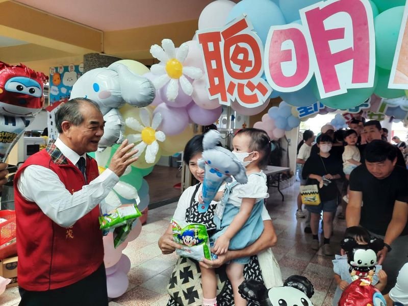 走過平安、聰明、勤學門 115學年度五結幼兒園迎新充滿祝福