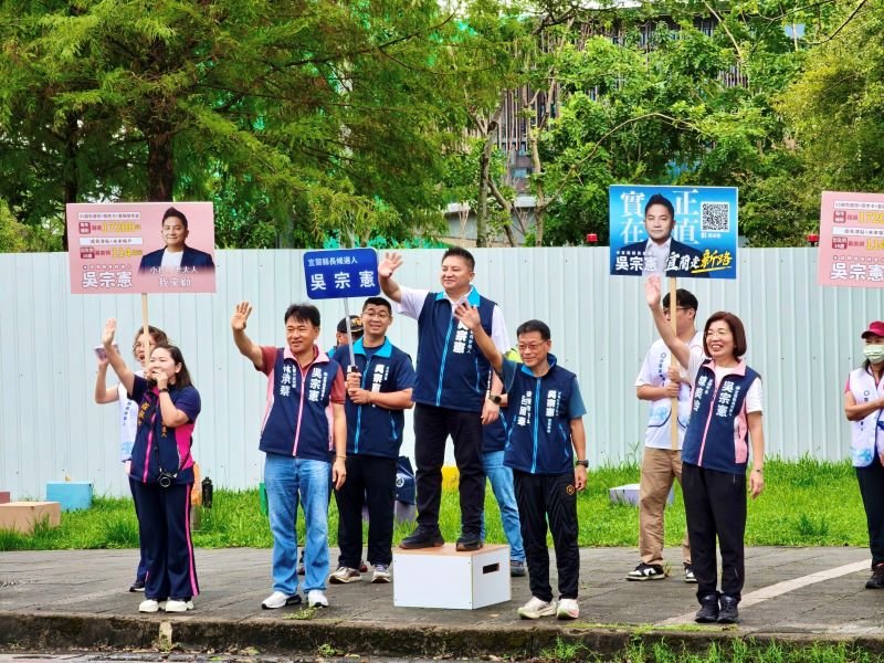 吳宗憲清晨路口拜票 聚焦通勤、通學與行人安全
