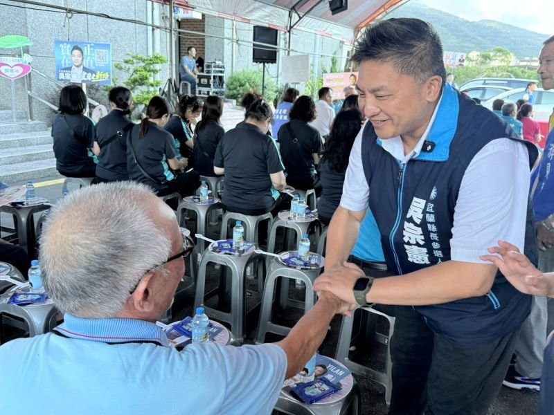 吳宗憲礁溪懇託會湧入近600人 提出鐵路高架五年完工目標