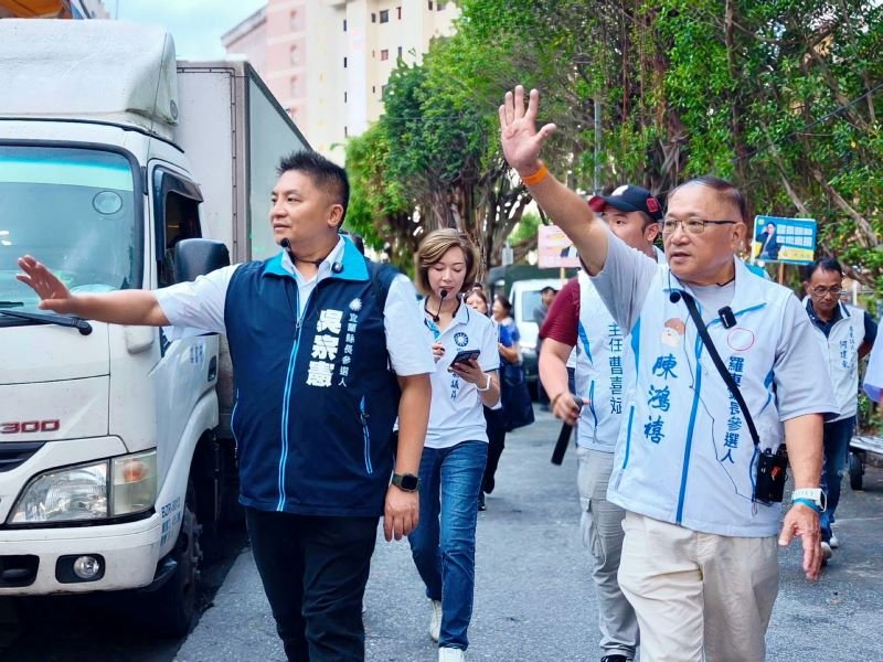 吳宗憲攜陳鴻禧走訪羅東 市場、夜市爭取支持