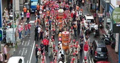 三媽會祈安賜福蘭陽　鑽轎腳人龍綿延兩公里