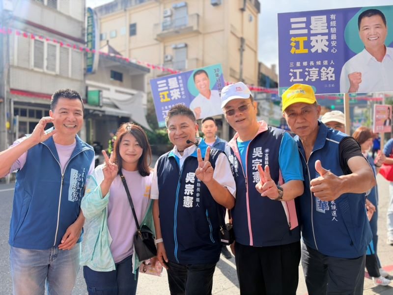 吳宗憲走訪三星市場拜票 與百歲阿嬤溫馨合影