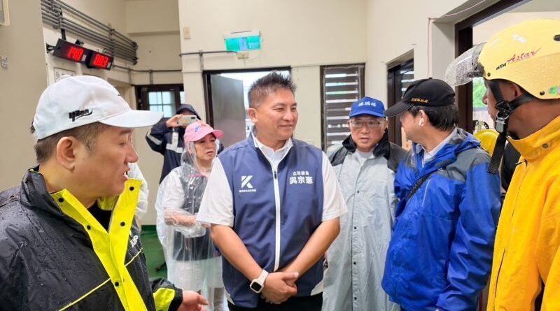 風雨中巡查防災　吳宗憲提短期增設備、長期建固定抽水設施